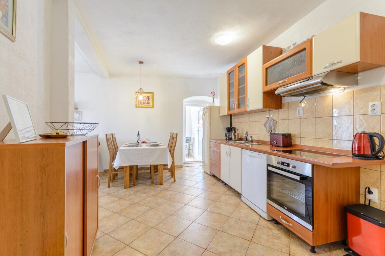 Apartment Mare Milna (Brac)
