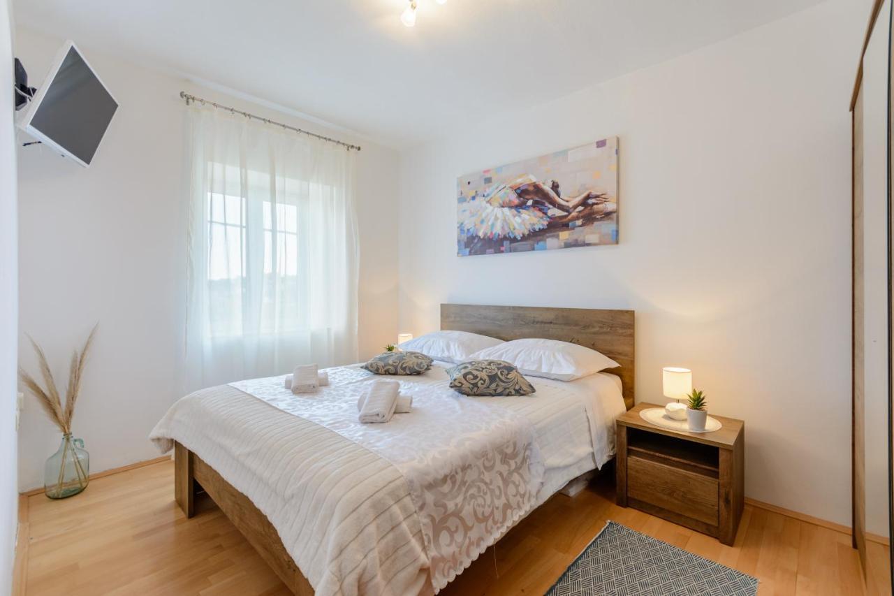 Mare Apartment *