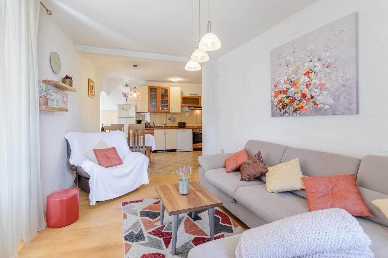 Mare Apartment